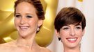 Anne Hathaway defiende a Jennifer Lawrence tras las críticas de los Globos de Oro