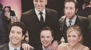 Los protagonistas de 'Friends' y 'The Big Bang Theory' juntos en una foto memorable