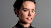 'Star Wars: Episodio VIII': Daisy Ridley enseña sus habilidades con la espada láser en un vídeo