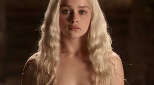 Emilia Clarke exige igualdad genital en 'Game of Thrones': "¡Liberen los penes!"