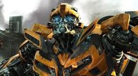 Michael Bay desvela el nuevo diseño de Bumblebee en 'Transformers: The Last Knight'