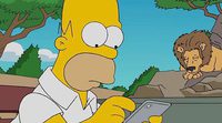 'Pokémon GO': Homer Simpson sucumbe a la fiebre del juego de moda