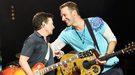 Coldplay recrea una escena de 'Regreso al futuro' con la ayuda de Michael J. Fox