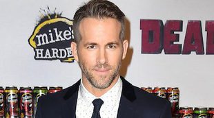 Ryan Reynolds puso dinero de su bolsillo para mantener a los guionistas de 'Deadpool'