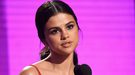 Selena Gomez reaparece en los American Music Awards y da un emotivo discurso: "Estaba completamente rota por dentro"