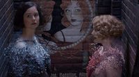 'Animales fantásticos': Queenie y Tina cantan el himno de Ilvermorny en esta escena eliminada