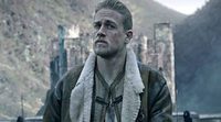 'Rey Arturo: La leyenda de la espada': Charlie Hunnam se prepara para la batalla en el nuevo tráiler