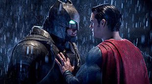 'Batman v Superman' y 'Hillary's America' son "las grandes triunfadoras" de los Razzie 2017