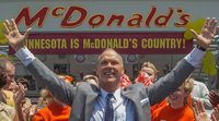 Así es la historia real de 'El fundador' de McDonald's, la nueva película de Michael Keaton