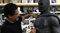 Conoce al autor del traje de Batman en el cine, José Fernández, un hombre en la sombra