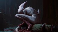 El Neomorfo de 'Alien: Covenant' se merienda a un humano en las nuevas imágenes