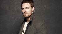 Stephen Amell: Empresario vinícola, fan de la lucha libre, su linaje político y otras curiosidades