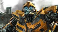 'Transformers: El último caballero': Bumblebee luce una nueva habilidad en este clip