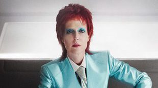 'American Gods': Gillian Anderson se transforma en David Bowie en el nuevo episodio