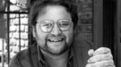 Muere Stephen Furst, Flounder en 'Desmadre a la americana', a los 63 años