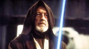 La broma que Alec Guinness le gastó a un extra de 'Star Wars' (con la ayuda de Mark Hamill)