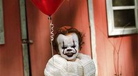 'It': Un adolescente convierte a su hermano pequeño en Pennywise en estas aterradoras fotos