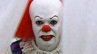 'It (Eso)': Tim Curry (Pennywise) carga contra el polémico final de la miniserie