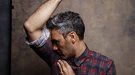 Conoce a Taika Waititi: El polifacético artista de los dientes falsos