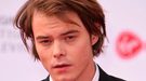 'Stranger Things': Charlie Heaton pide disculpas tras el incidente en el aeropuerto por posesión de cocaína