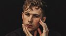 Tommy Dorfman ('Por trece razones') revela que abusaron de él con 14 años: "Da miedo contarlo"