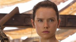 'Star Wars': Daisy Ridley ya sabe quiénes son los padres de Rey y se emocionó mucho