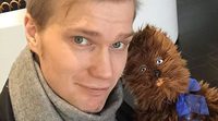 'Star Wars: Los últimos Jedi': El actor que está detrás de Chewbacca es tan guapo que en Internet están enloqueciendo