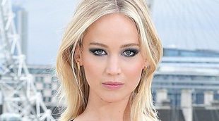 Jennifer Lawrence ante la controversia generada por su escotado vestido: "Esto no es feminismo, es ridículo"