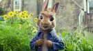 'Peter Rabbit': El conejo travieso que quiere merendarse al oso Paddington