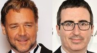 John Oliver compra el suspensorio de Russell Crowe para donarlo a un videoclub de Alaska