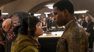 El director de 'Los últimos Jedi' defiende a la actriz acosada por los fans "llorones" de 'Star Wars'