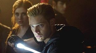 'Shadowhunters': Los fans alquilan un avión para pedir a Netflix que la salve de la cancelación