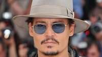 Johnny Depp lleva pinganillo en el set de rodaje para ayudarle a actuar con su mirada