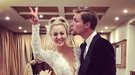 Jim Parsons y Melissa Rauch felicitan a Kaley Cuoco por su boda