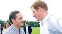 La inesperada (y profundamente privada) relación entre Tom Hardy y el príncipe Harry