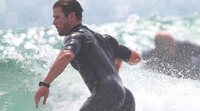 Hoy en Twitter: Chris Hemsworth se convierte en Ned Flanders en esta foto practicando surf