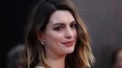 La vez que Anne Hathaway casi se ahoga en el mar y más curiosidades de la actriz de 'El diablo viste de Prada'