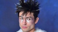 Ezra Miller sorprende en la premiere de 'Animales fantásticos' con este look inspirado en 'Avada Kedavra'