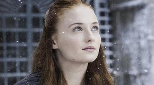 Sophie Turner revela haber "experimentado" con otras mujeres