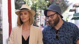 Seth Rogen y Charlize Theron discuten sobre el amor en este clip exclusivo de 'Casi imposible'