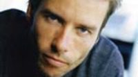 Guy Pearce, dentro de 'Hungry rabbit jumps'