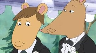 Una cadena pública censura la boda gay de 'Arthur' y lo justifica así