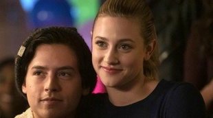 Cole Sprouse y Lili Reinhart ('Riverdale') reaccionan a los rumores de su ruptura