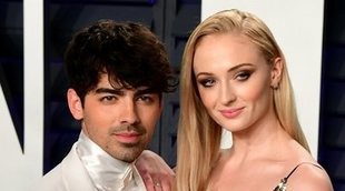 Sophie Turner y Joe Jonas se hacen tatuajes en memoria de su perro Waldo