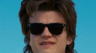 Joe Keery (Steve en 'Stranger Things') se ha cortado su icónica melena y su nuevo look te va a traumatizar