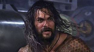 Jason Momoa interpreta a un gigoló con pendientes en los pezones en un cameo sorpresa