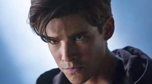 'Titanes': Los fans se vuelven locos con el culo de Brenton Thwaites en su nuevo traje de Nightwing