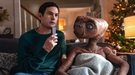 E.T. el extraterrestre vuelve a la Tierra y se reencuentra con Elliott en un anuncio de televisión