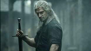 La showrunner de 'The Witcher' responde (muy bien) a las críticas al guion de la serie