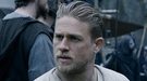 Charlie Hunnam sabe en qué falló 'Rey Arturo: La leyenda de Excálibur'